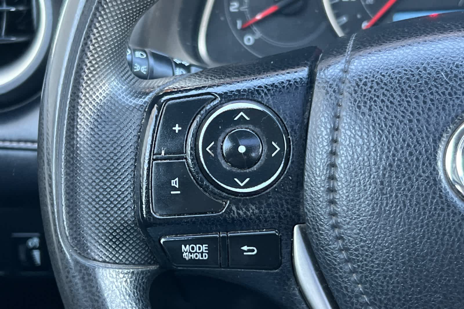 Thumbnail: 2013 Toyota RAV4 - 24