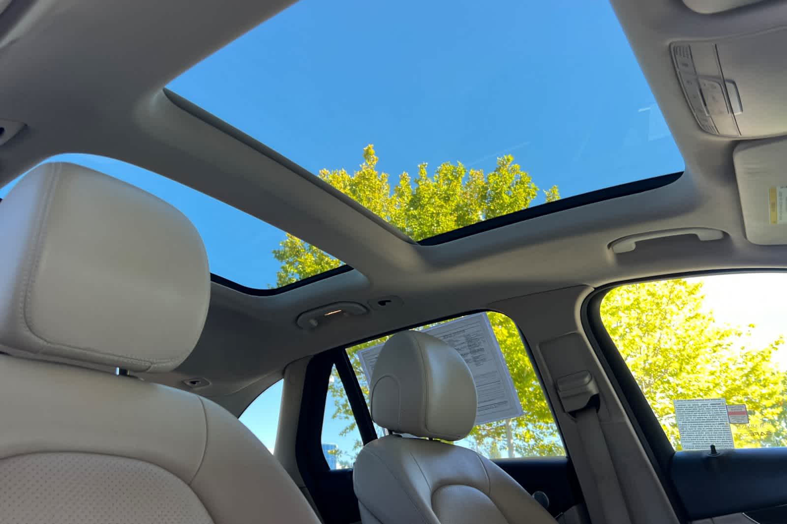 Thumbnail: 2019 Mercedes-Benz GLC - 18