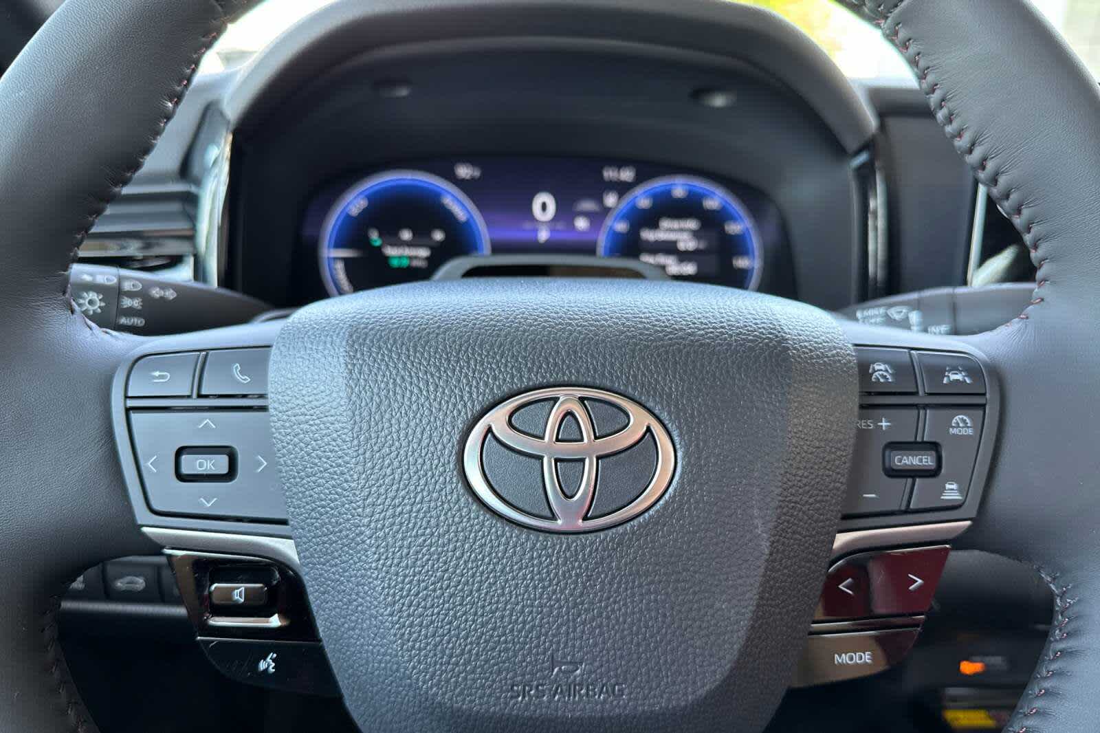 2025 Toyota Camry XSE 24
