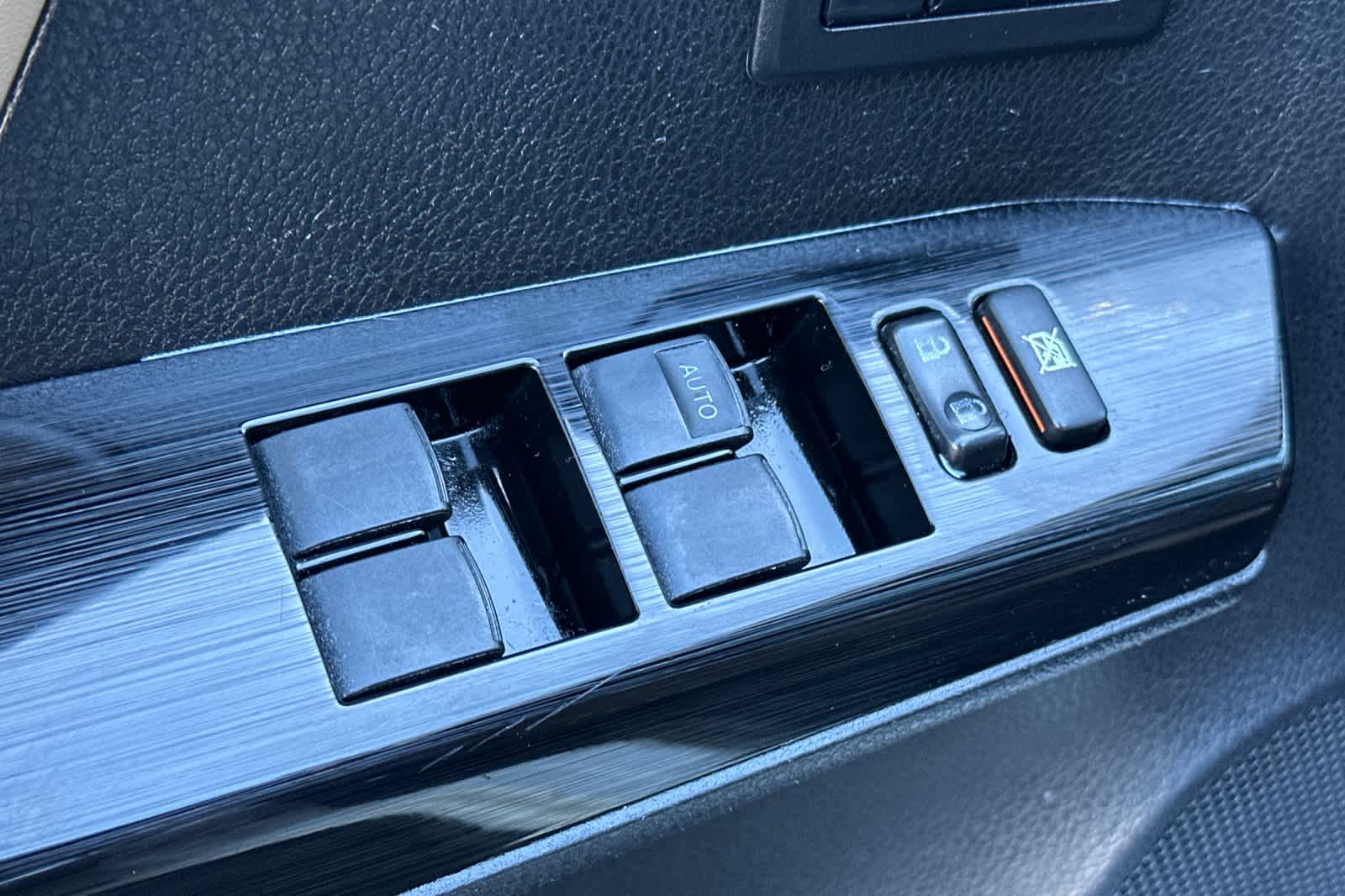 Thumbnail: 2016 Toyota RAV4 - 13