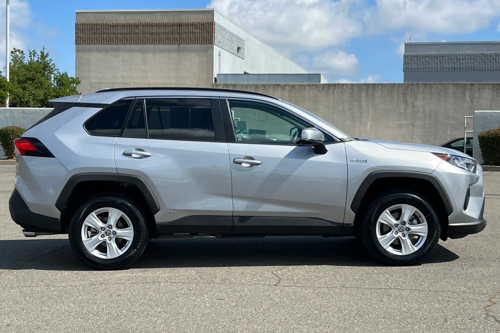 Thumbnail: 2021 Toyota RAV4 - 6