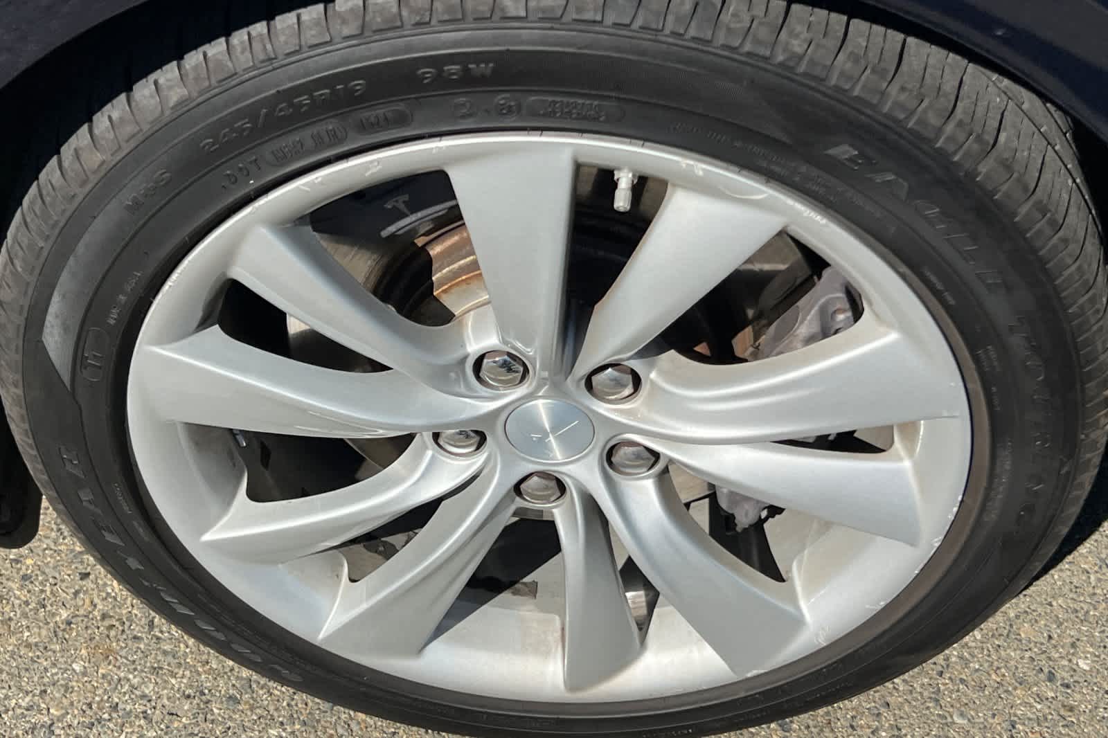 Thumbnail: 2014 Tesla Model S - 22