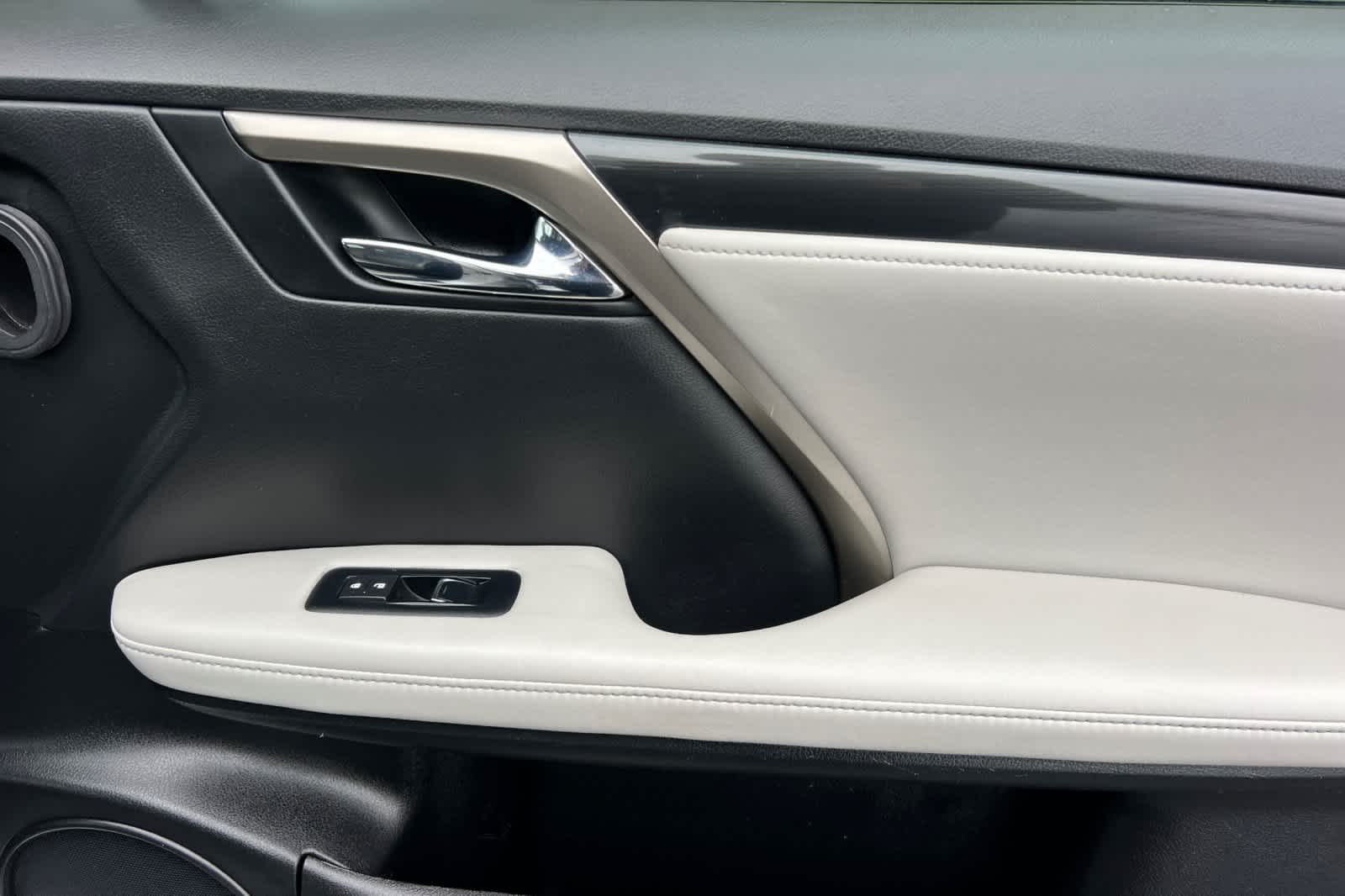 Thumbnail: 2016 Lexus RX - 19