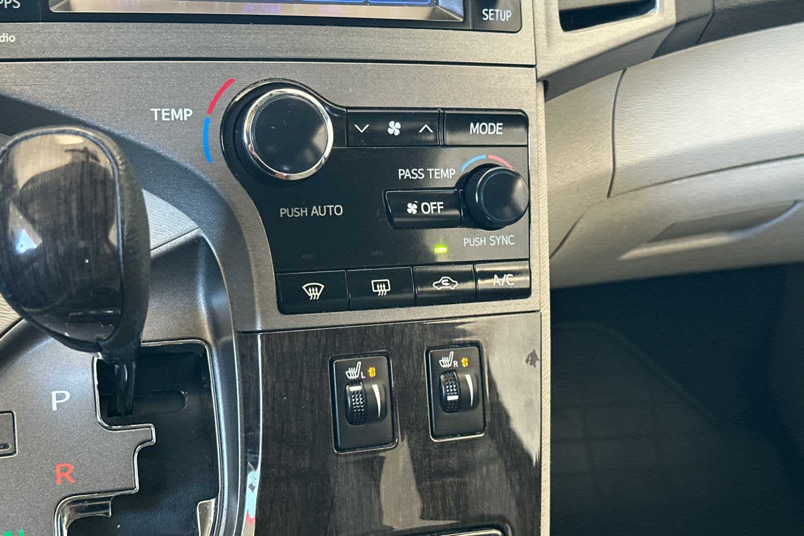 Thumbnail: 2013 Toyota Venza - 22