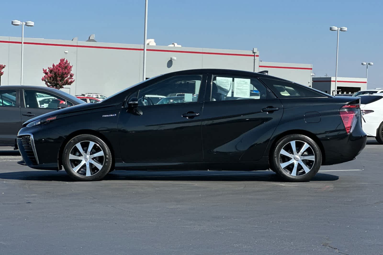 Thumbnail: 2019 Toyota Mirai - 9