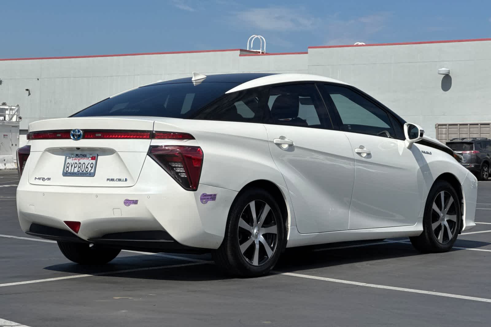 Thumbnail: 2018 Toyota Mirai - 2