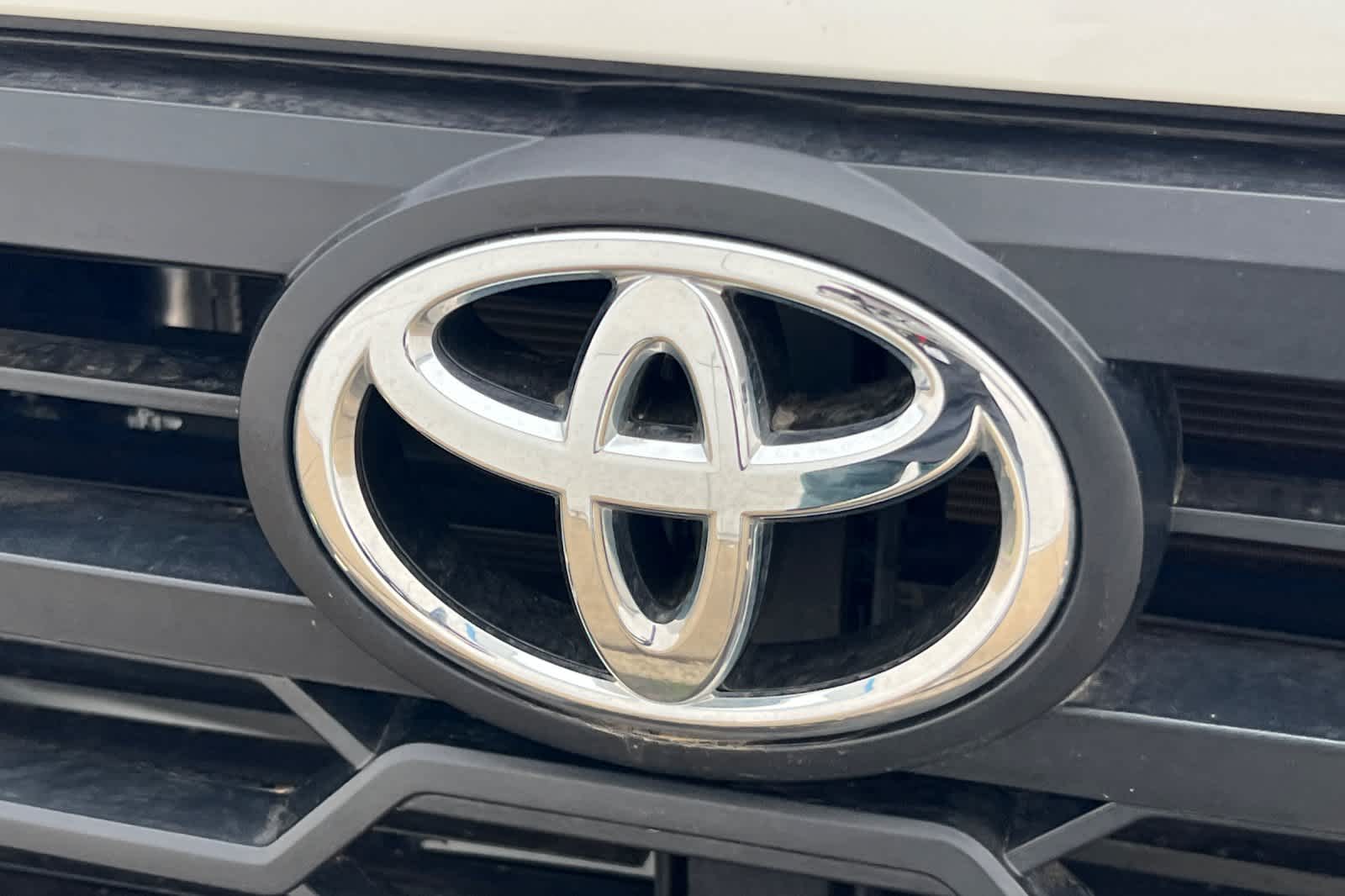 Thumbnail: 2022 Toyota Tundra - 10