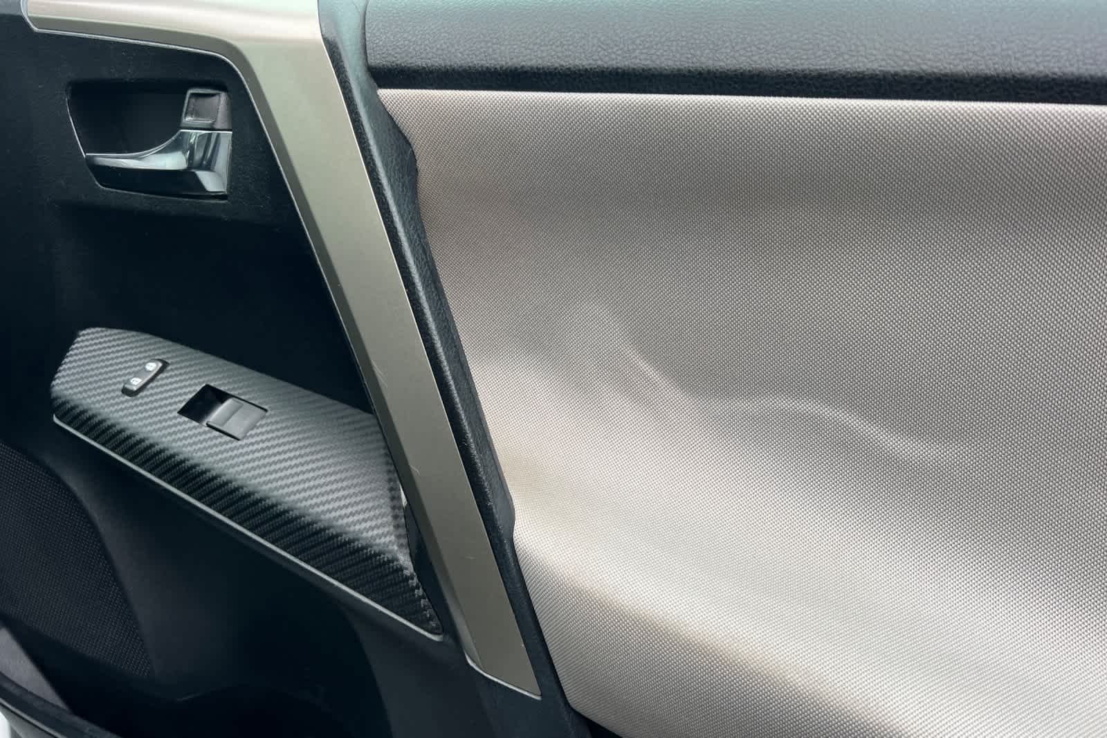 Thumbnail: 2014 Toyota RAV4 - 18