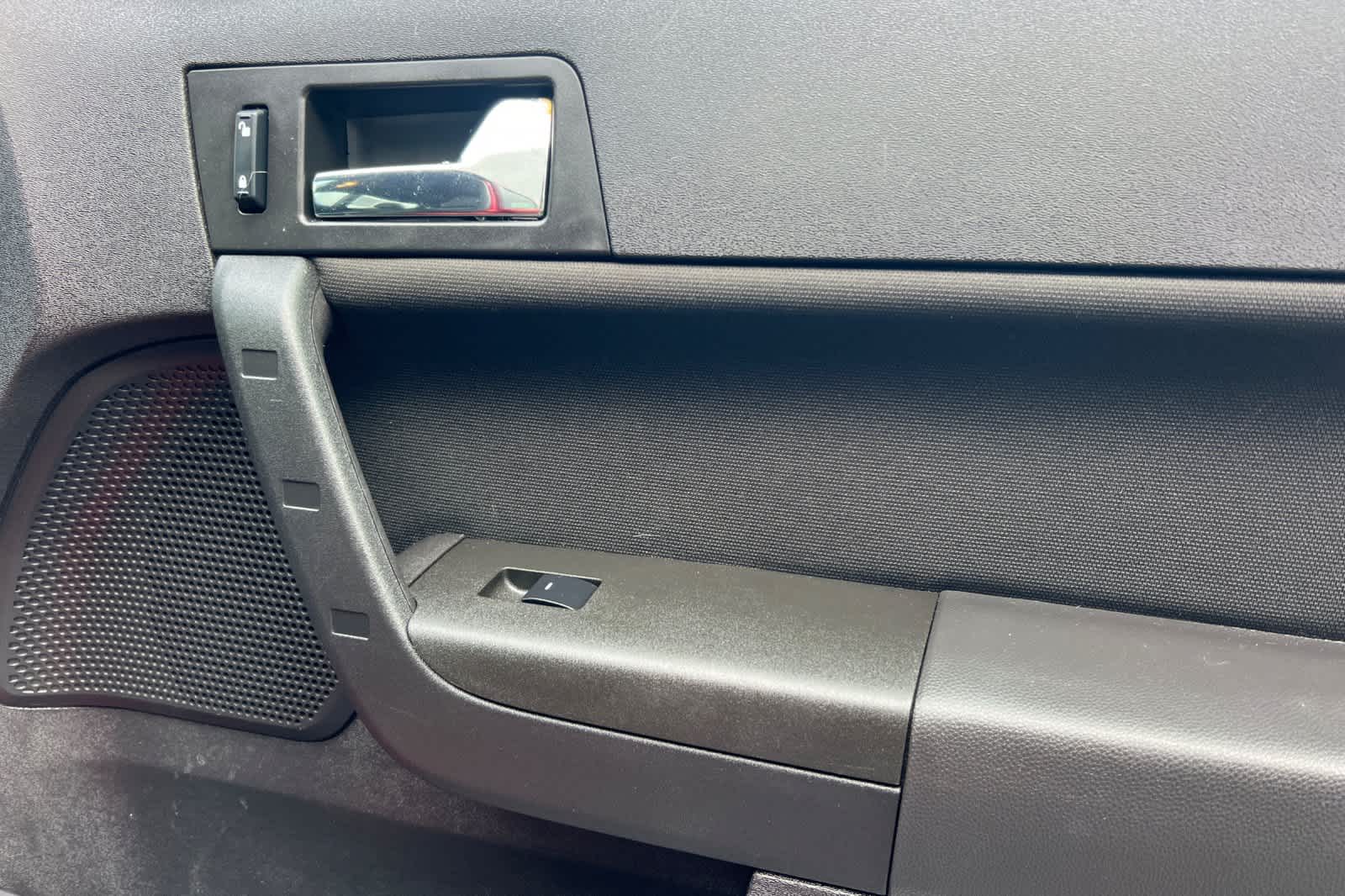 Thumbnail: 2009 Ford Focus - 17