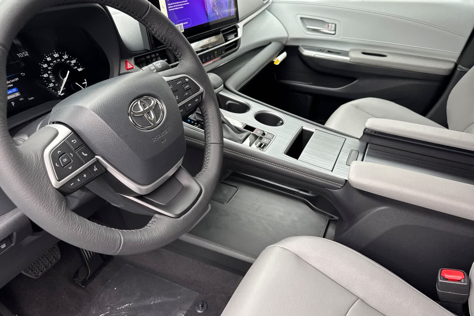 Thumbnail: 2026 Toyota Sienna - 11