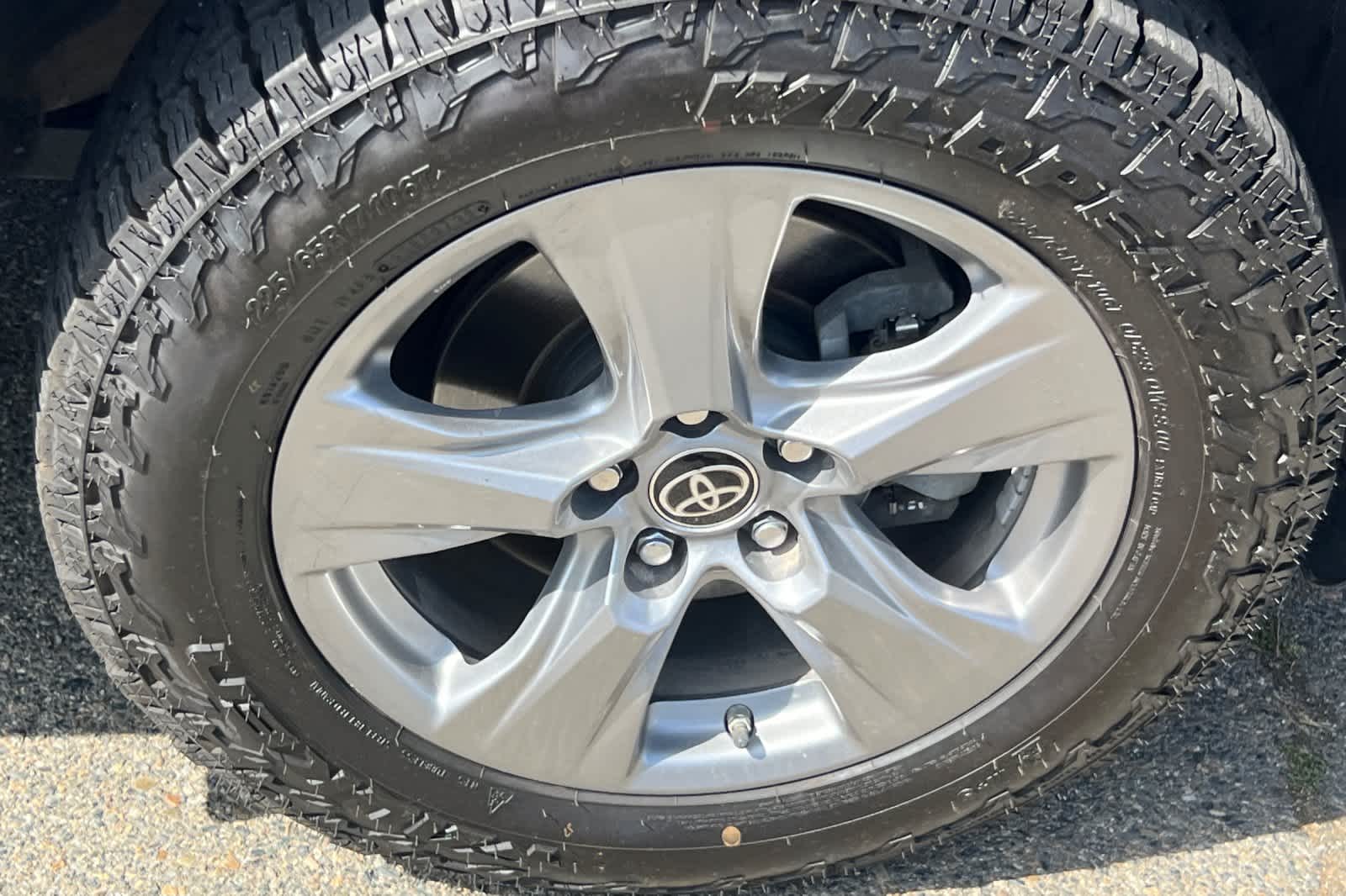 Thumbnail: 2022 Toyota RAV4 - 15