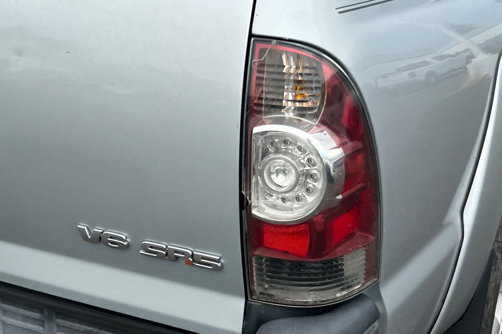 Thumbnail: 2010 Toyota Tacoma - 21