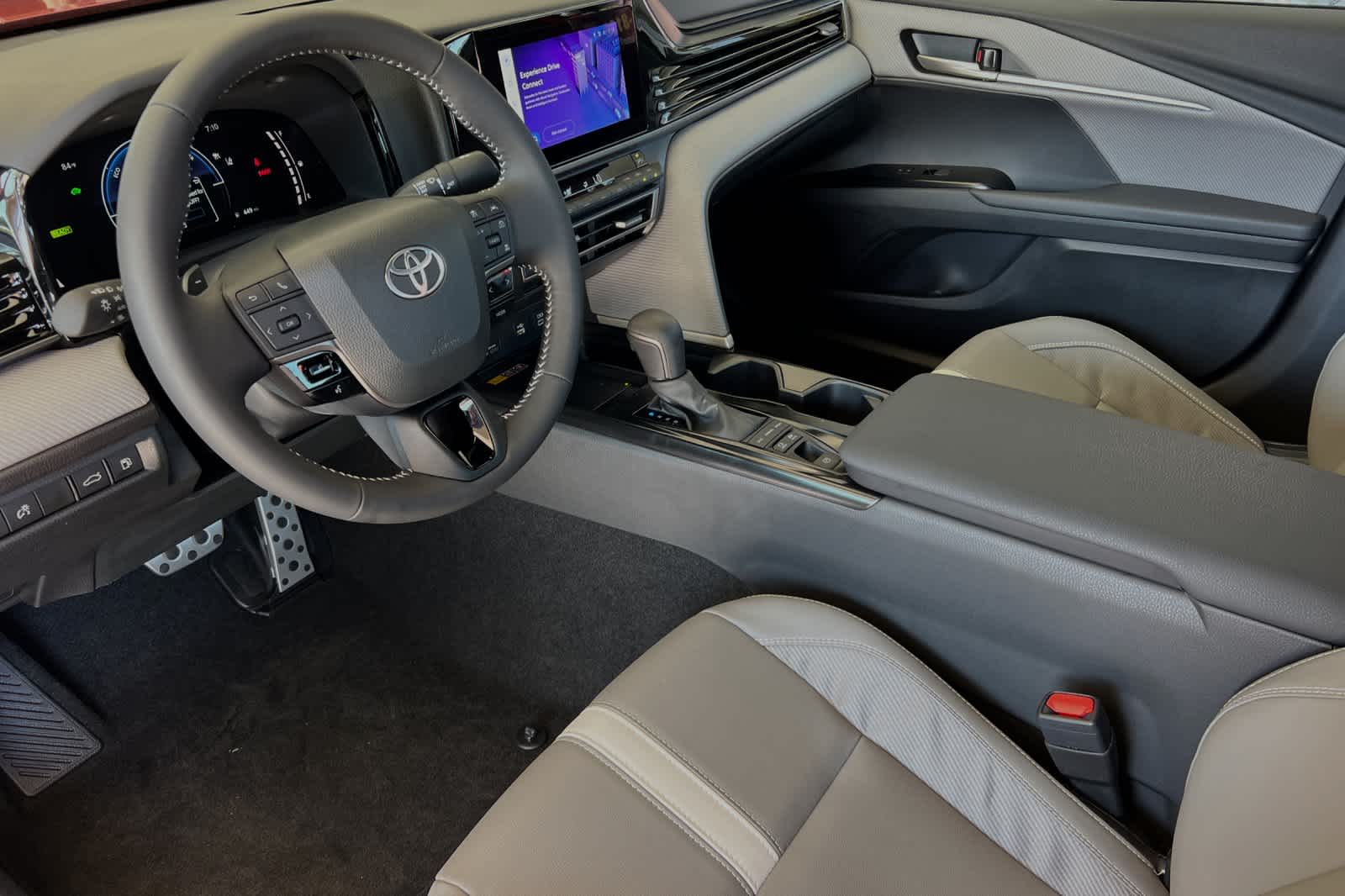 2025 Toyota Camry SE 11