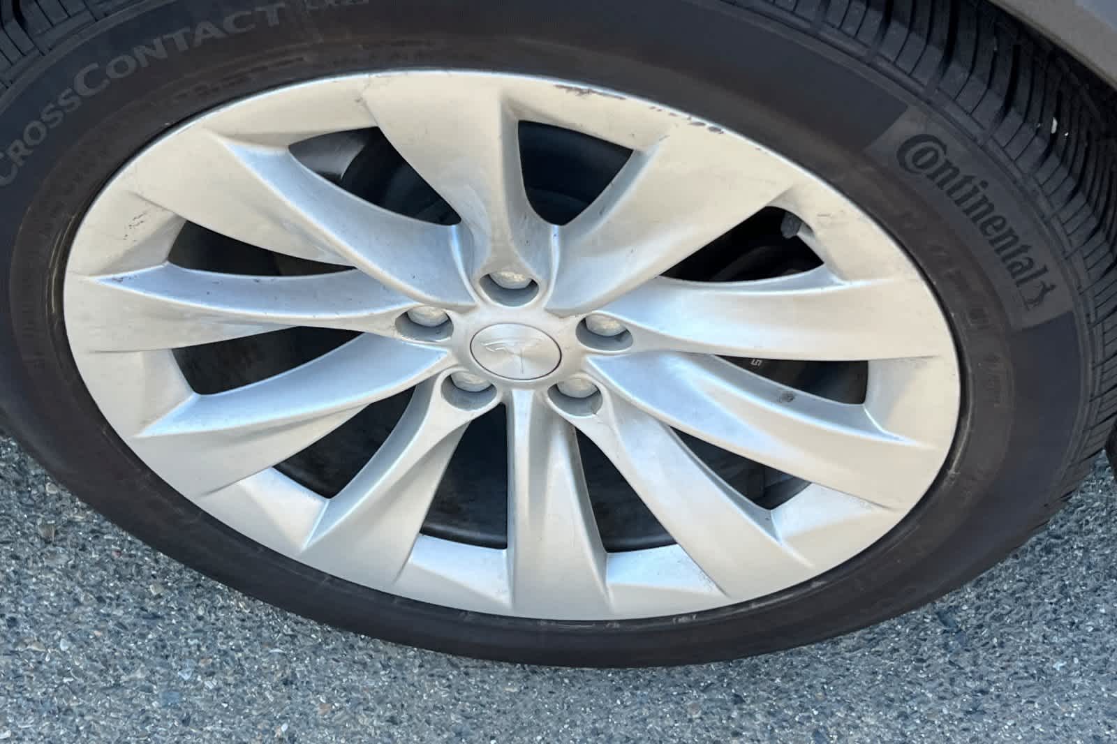 2017 Tesla Model X  18