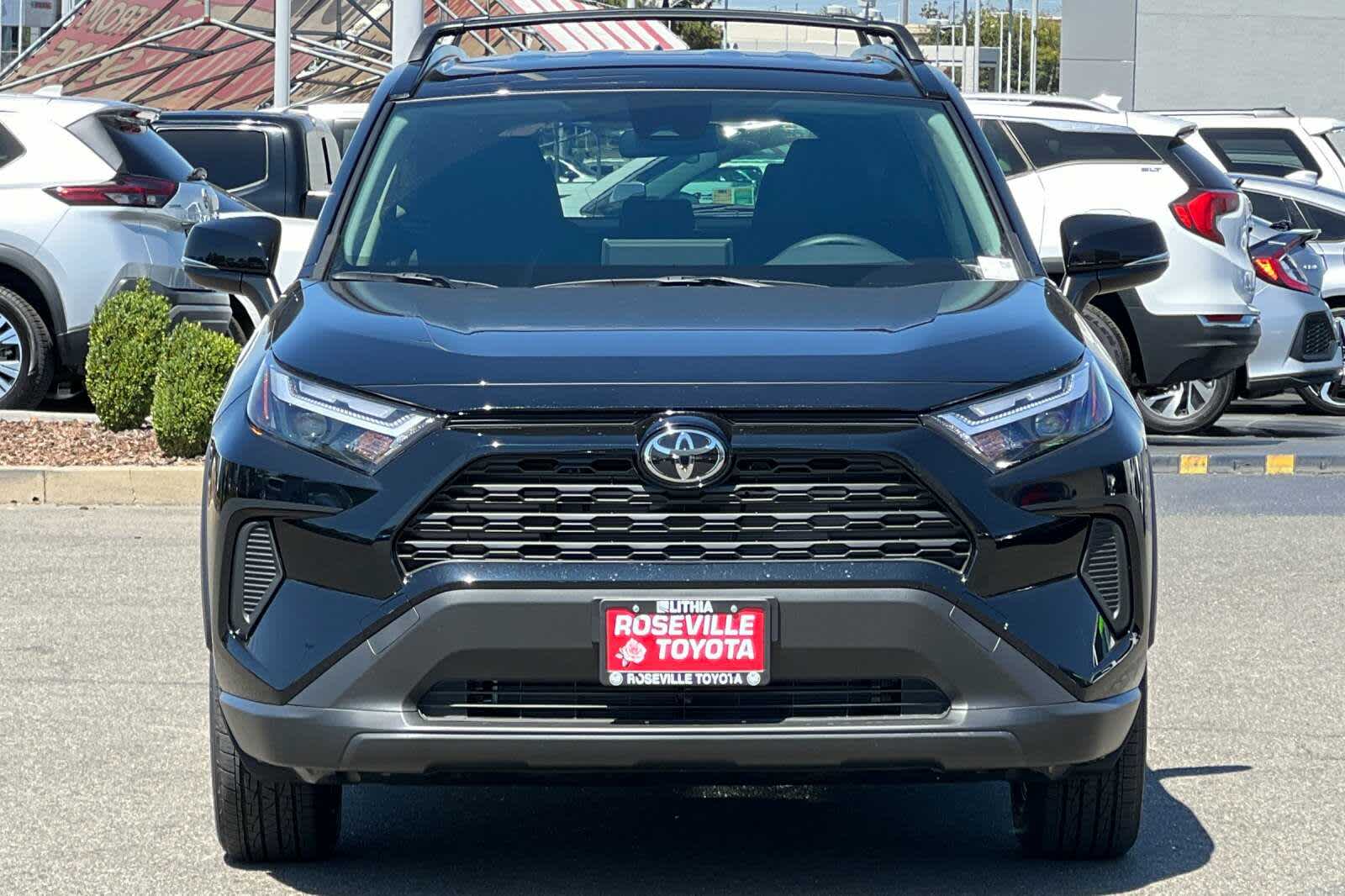 Thumbnail: 2025 Toyota RAV4 - 10