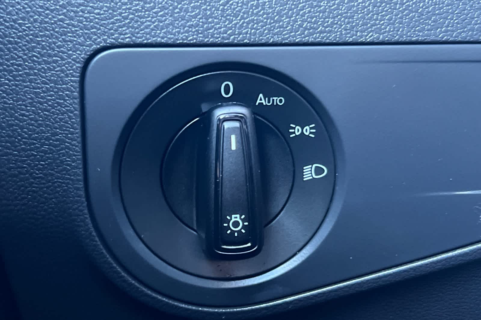 Thumbnail: 2018 Volkswagen Tiguan - 29