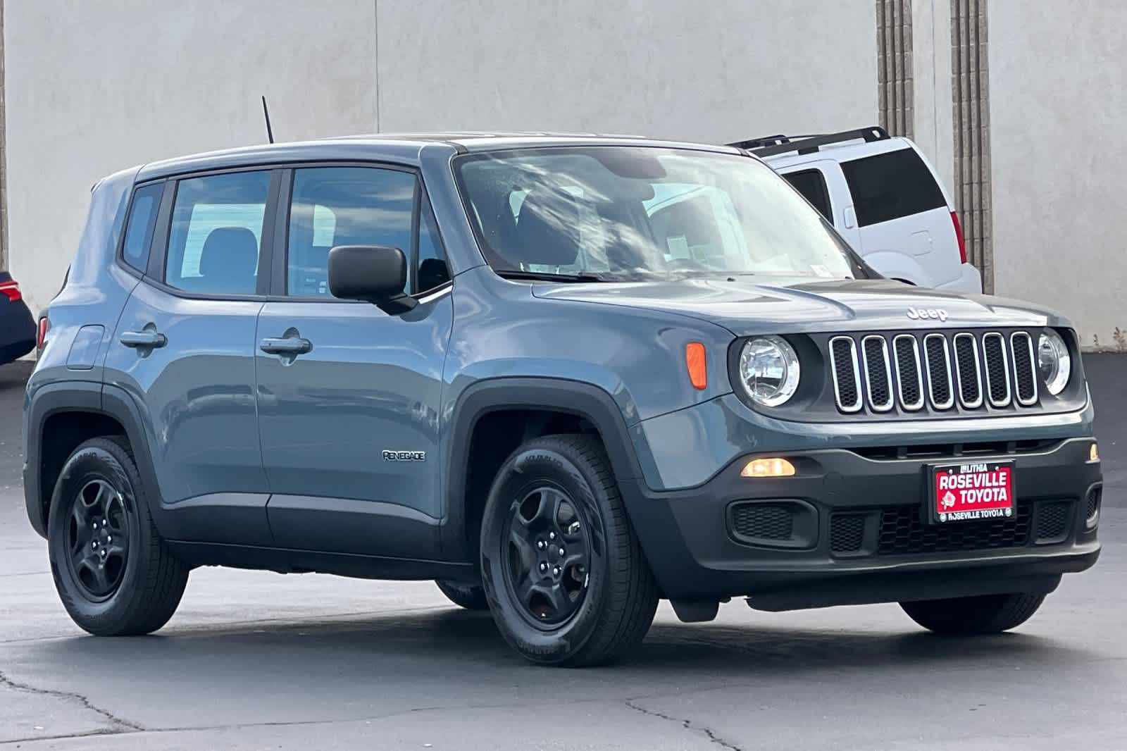 Thumbnail: 2017 Jeep Renegade - 5