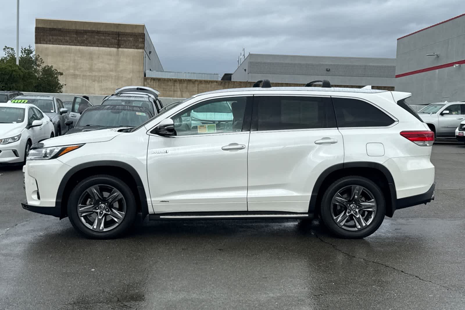 Thumbnail: 2017 Toyota Highlander - 9