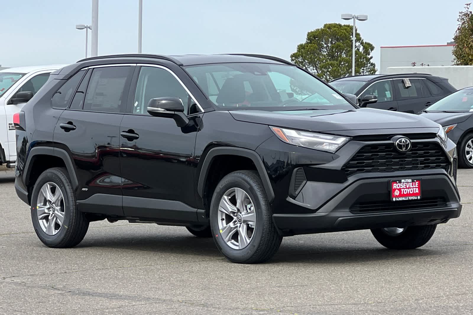 Thumbnail: 2025 Toyota RAV4 - 9