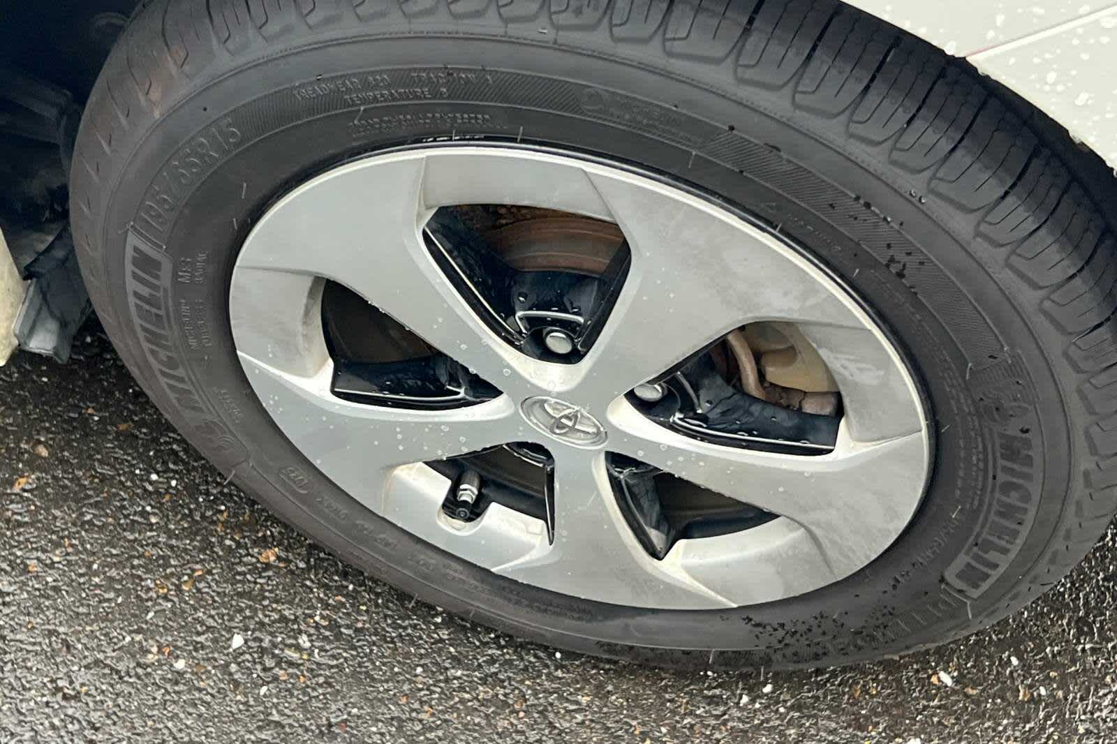 Thumbnail: 2013 Toyota Prius - 18