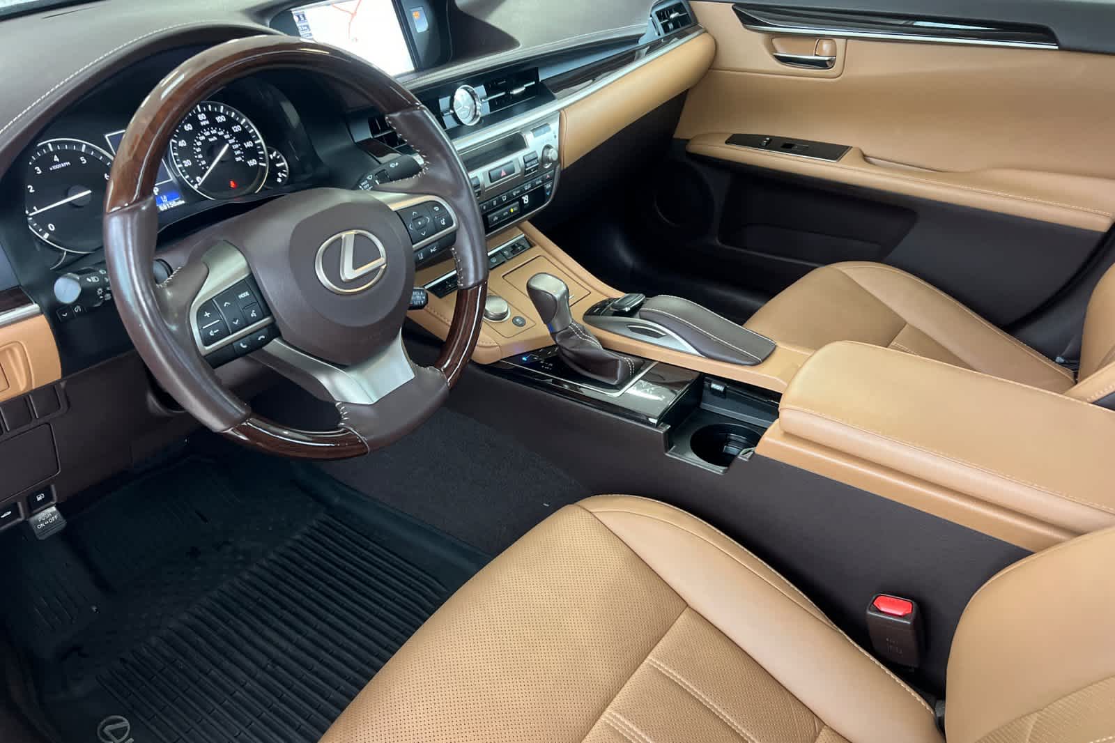 Thumbnail: 2018 Lexus ES - 11