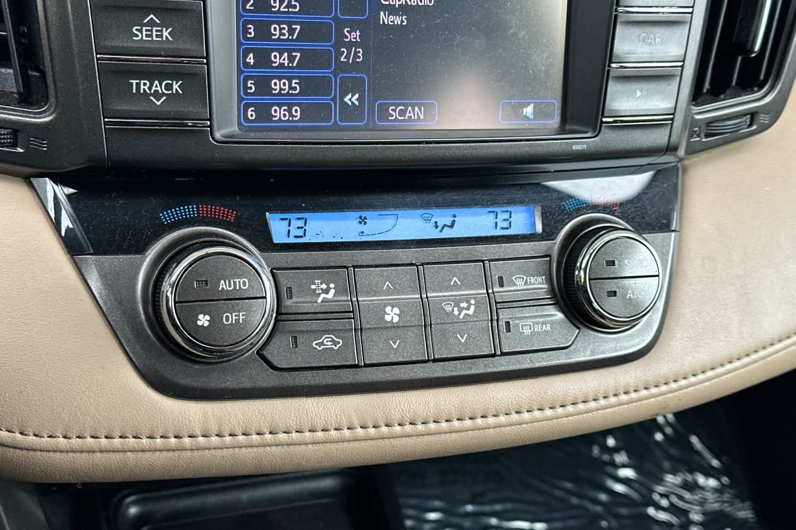 Thumbnail: 2013 Toyota RAV4 - 21