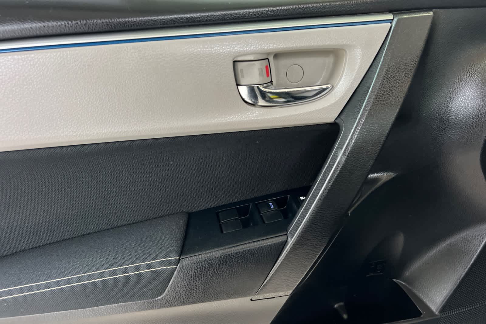 Thumbnail: 2016 Toyota Corolla - 12