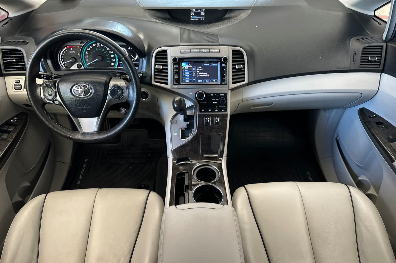 Thumbnail: 2013 Toyota Venza - 3