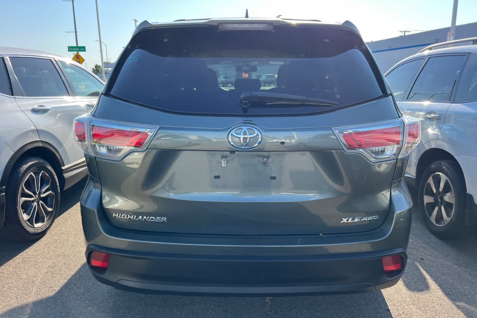 Thumbnail: 2016 Toyota Highlander - 5