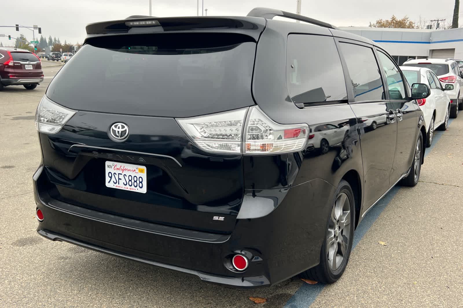 Thumbnail: 2015 Toyota Sienna - 2