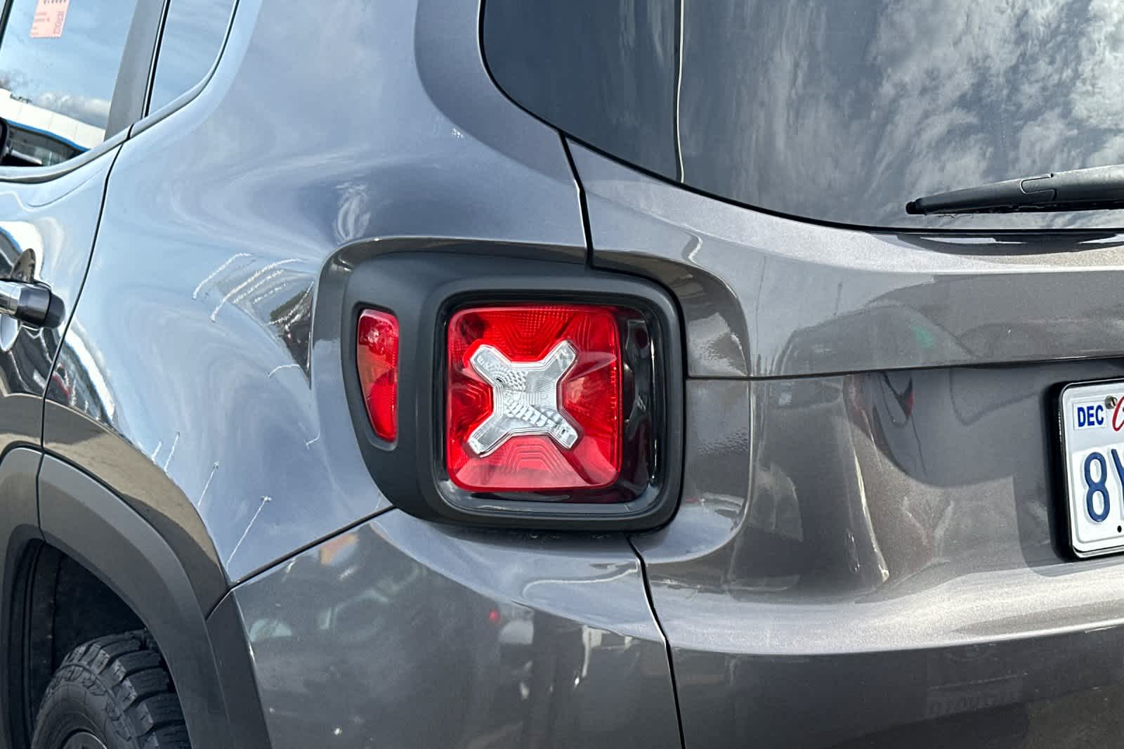 Thumbnail: 2018 Jeep Renegade - 14