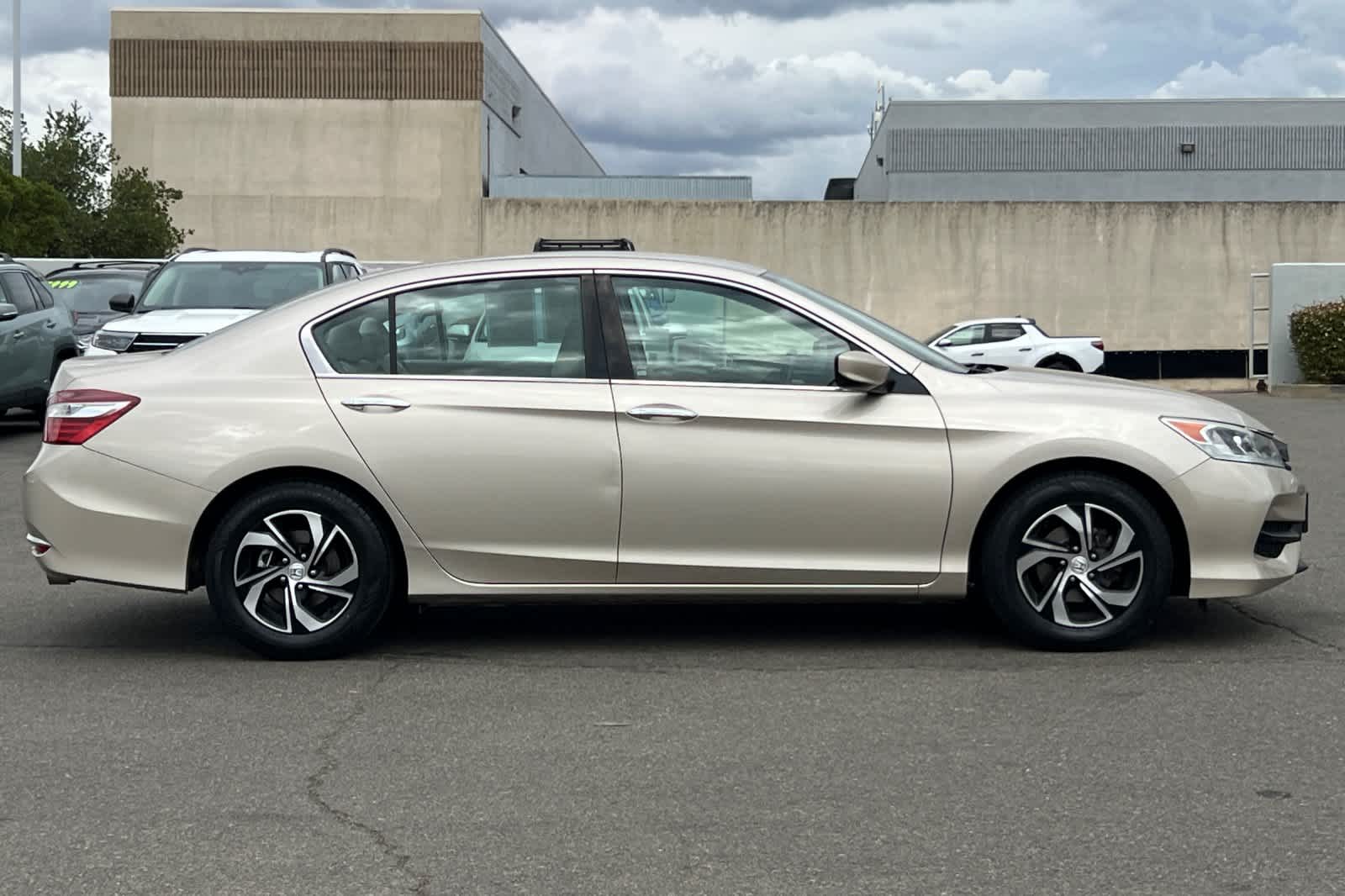 Thumbnail: 2017 Honda Accord - 6