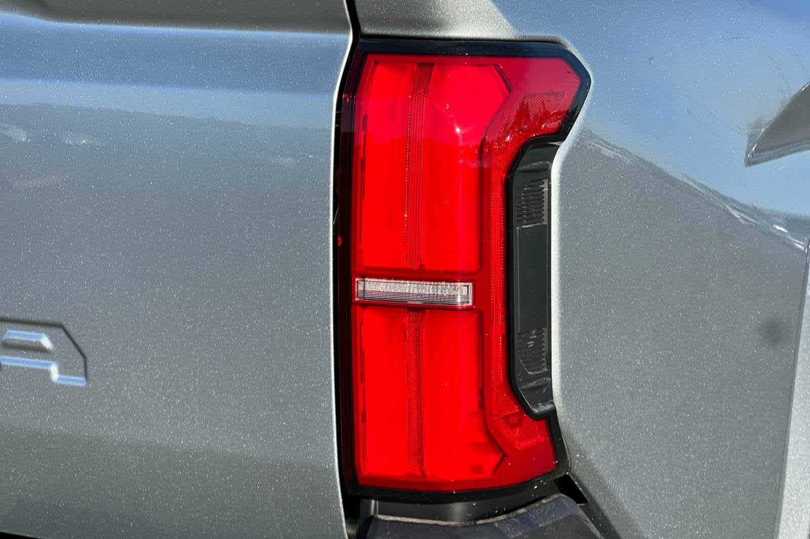 2025 Toyota Tacoma SR 27