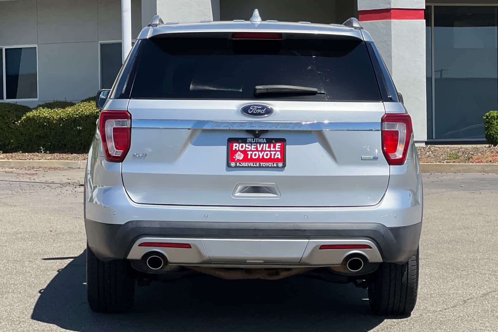 Thumbnail: 2016 Ford Explorer - 8