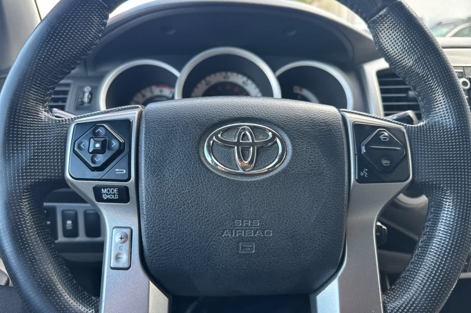 Thumbnail: 2014 Toyota Tacoma - 22