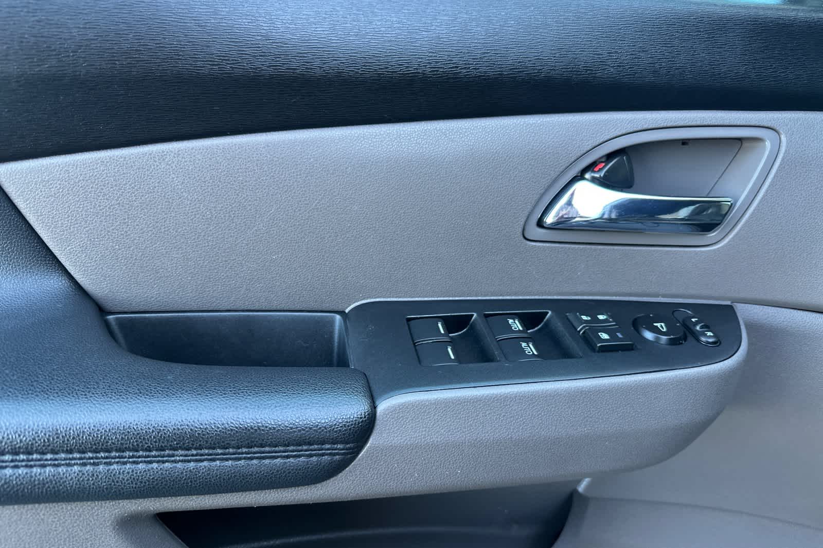 Thumbnail: 2014 Honda Odyssey - 12