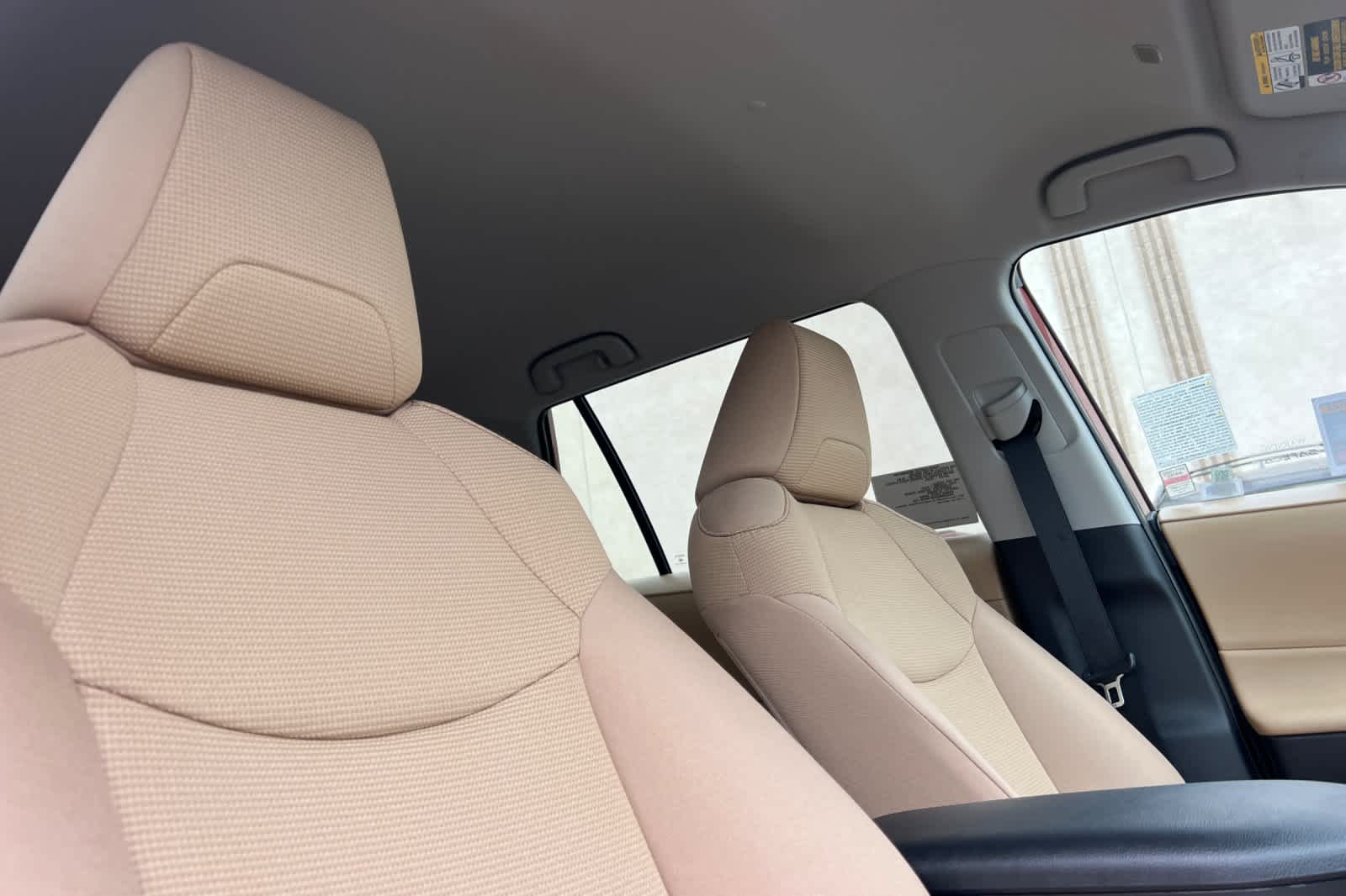 Thumbnail: 2025 Toyota RAV4 - 17