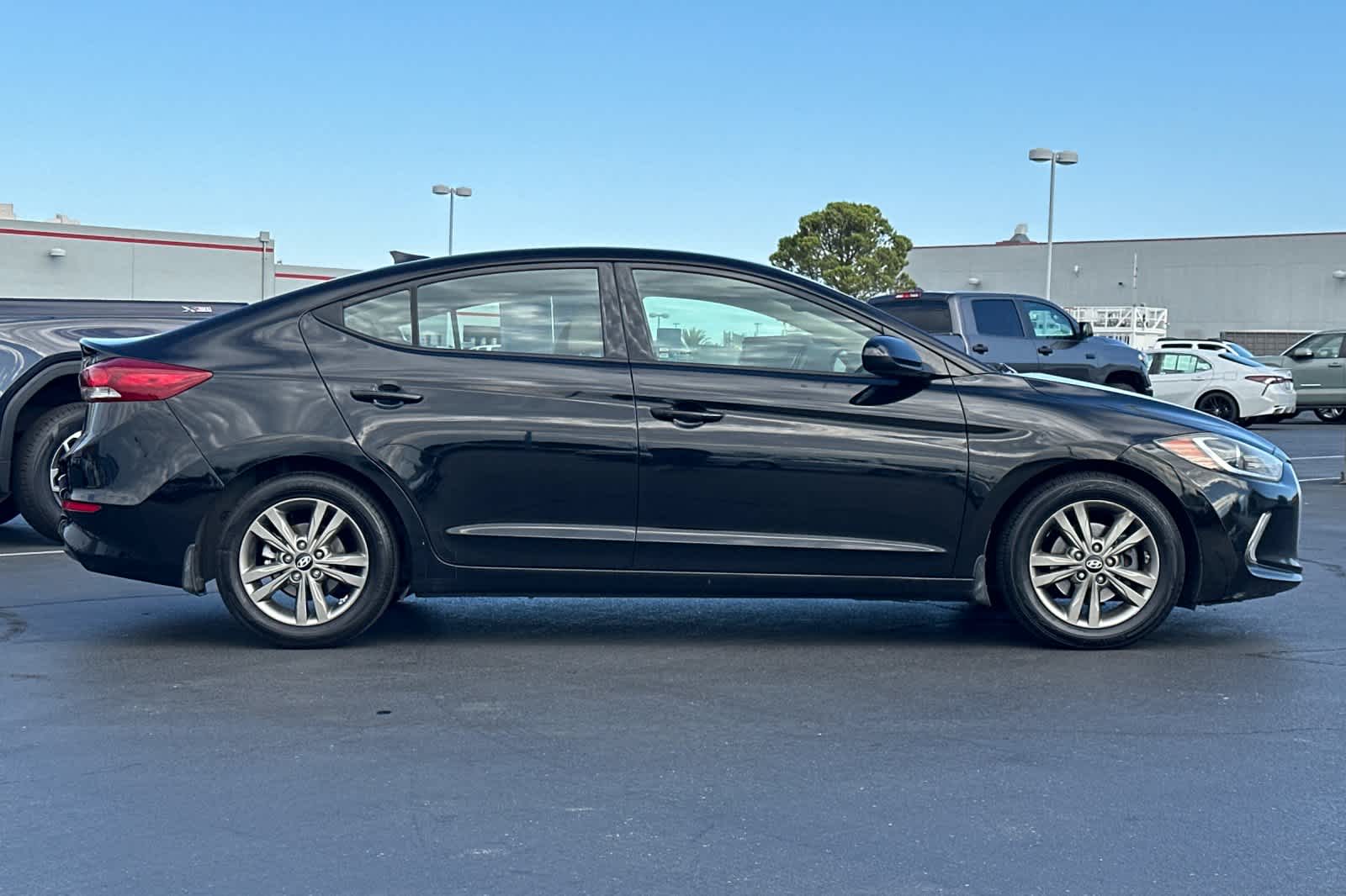 Thumbnail: 2018 Hyundai Elantra - 6