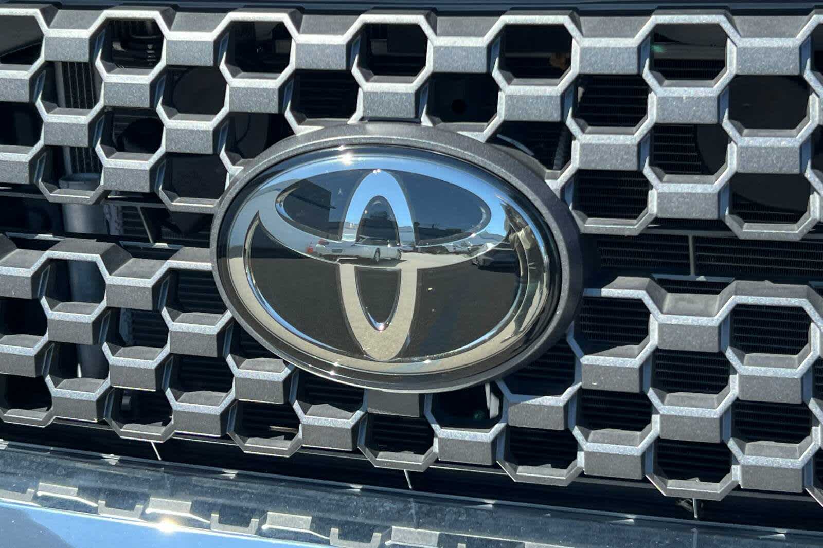 Thumbnail: 2021 Toyota Tundra - 10