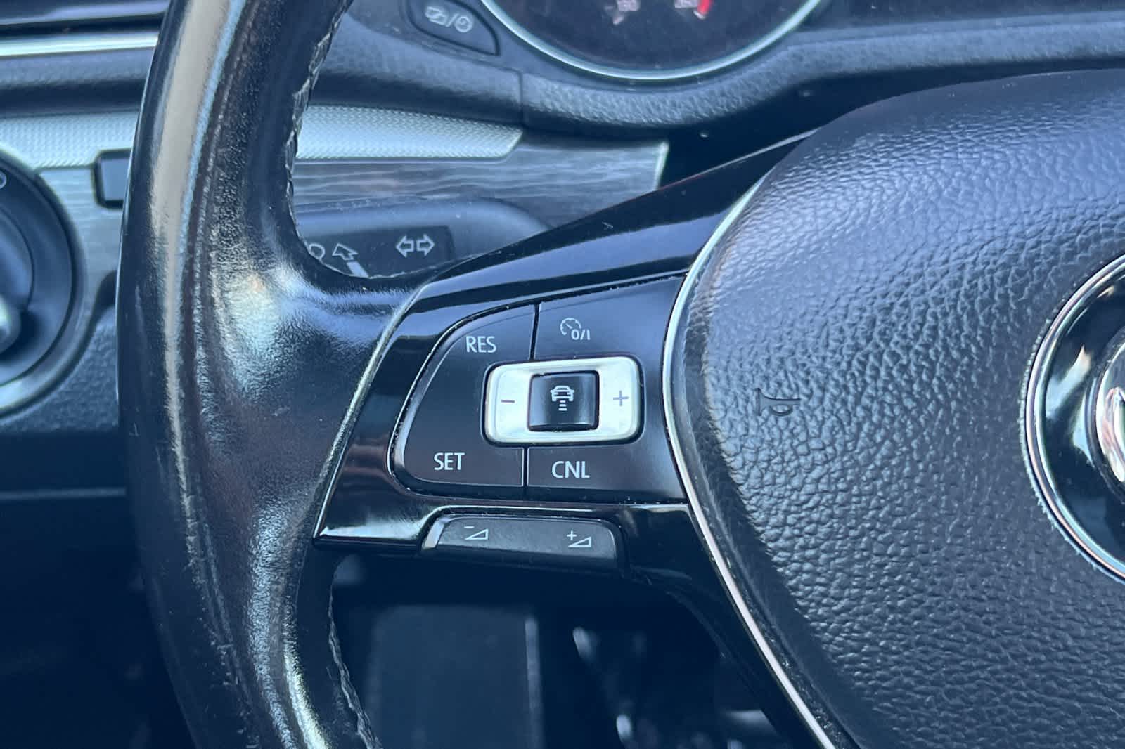 Thumbnail: 2018 Volkswagen Passat - 26