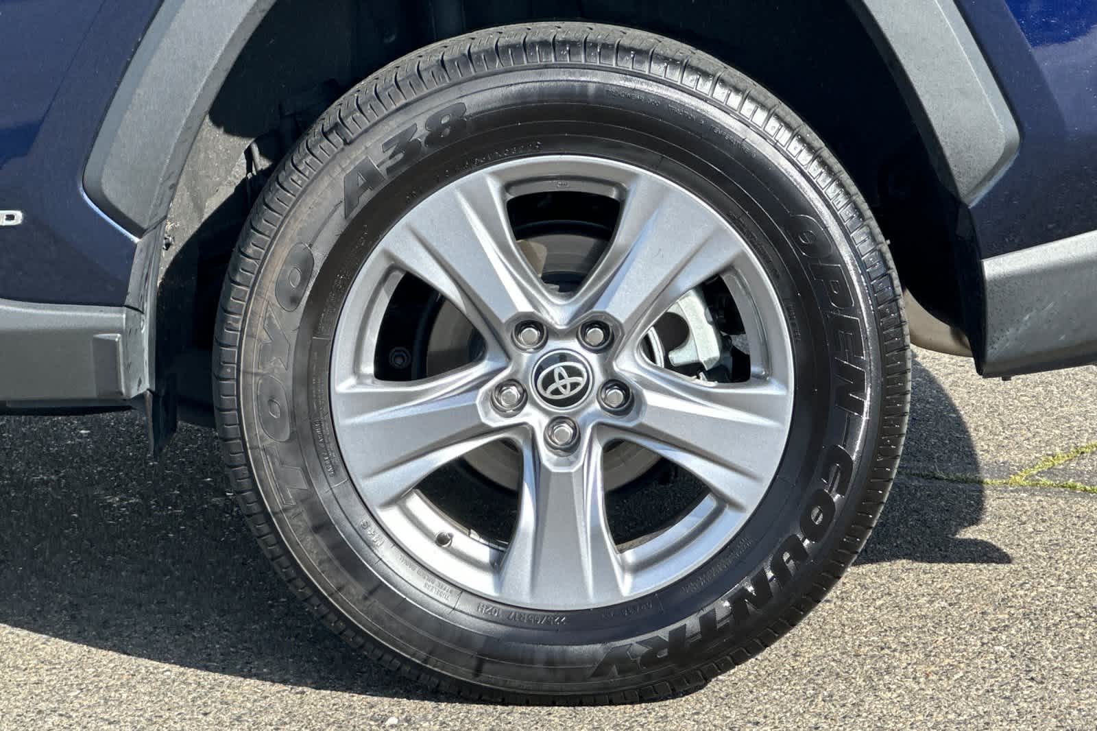 Thumbnail: 2022 Toyota RAV4 - 31