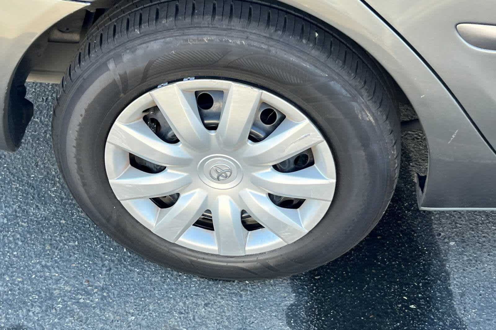 2005 Toyota Camry LE 14