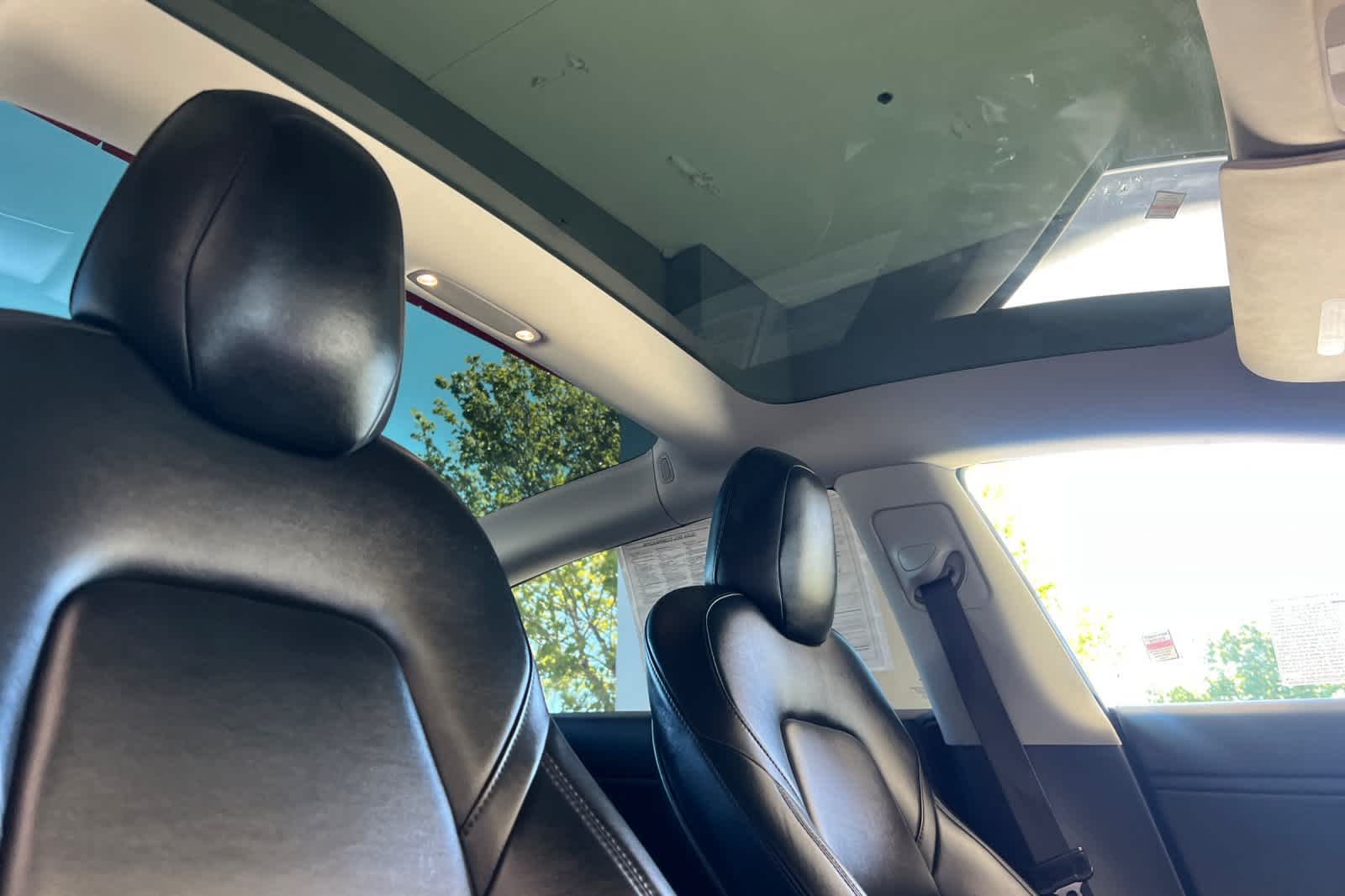 Thumbnail: 2019 Tesla Model 3 - 17
