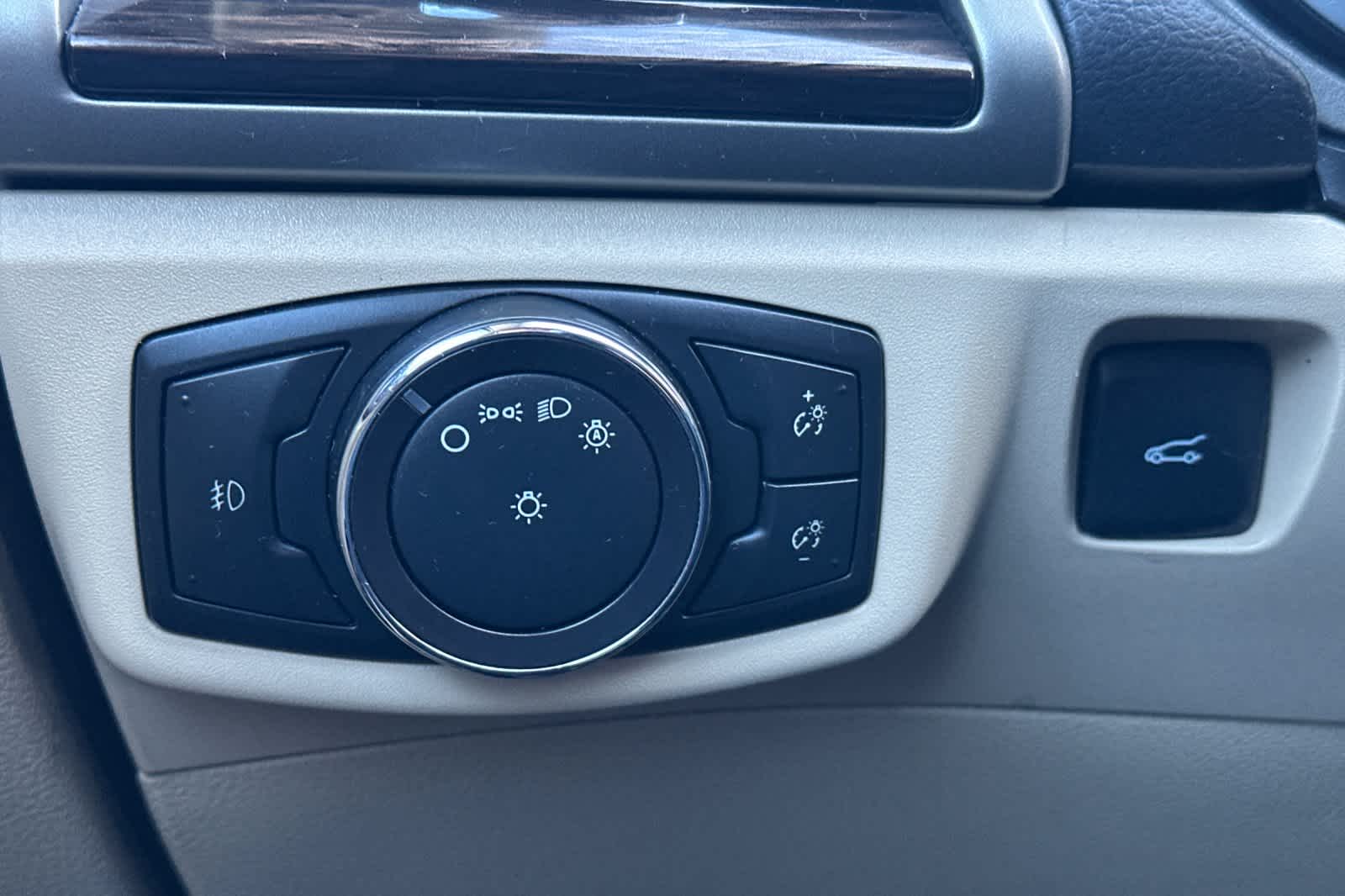 Thumbnail: 2016 Ford Fusion - 29