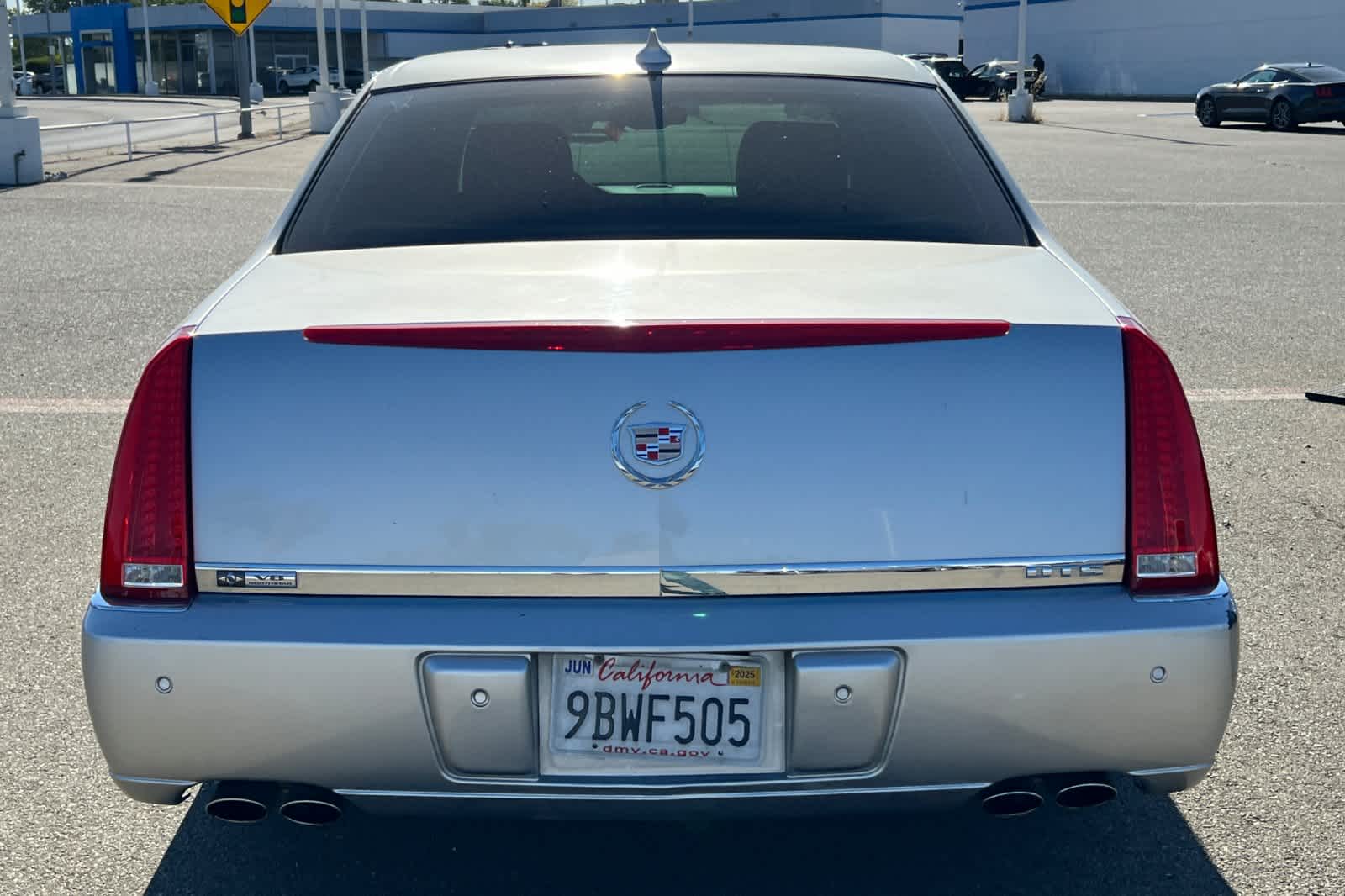 2009 Cadillac DTS  5