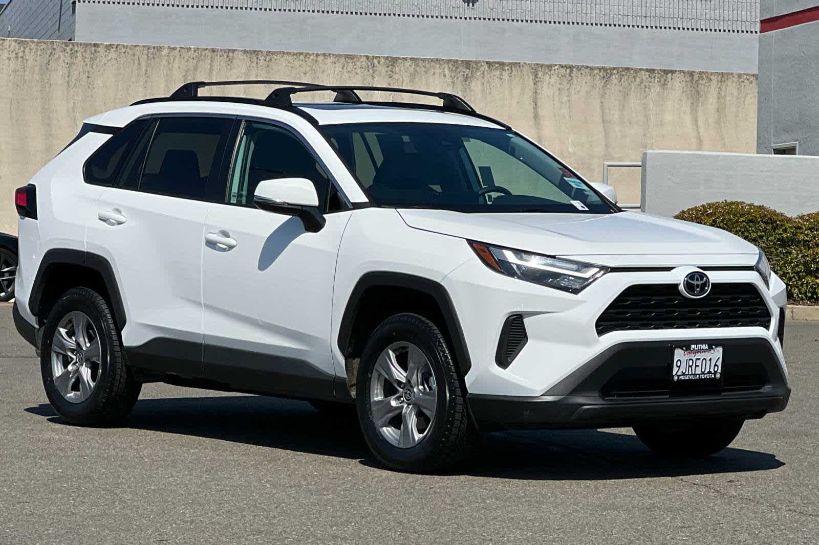 2023 Toyota RAV4 XLE 5