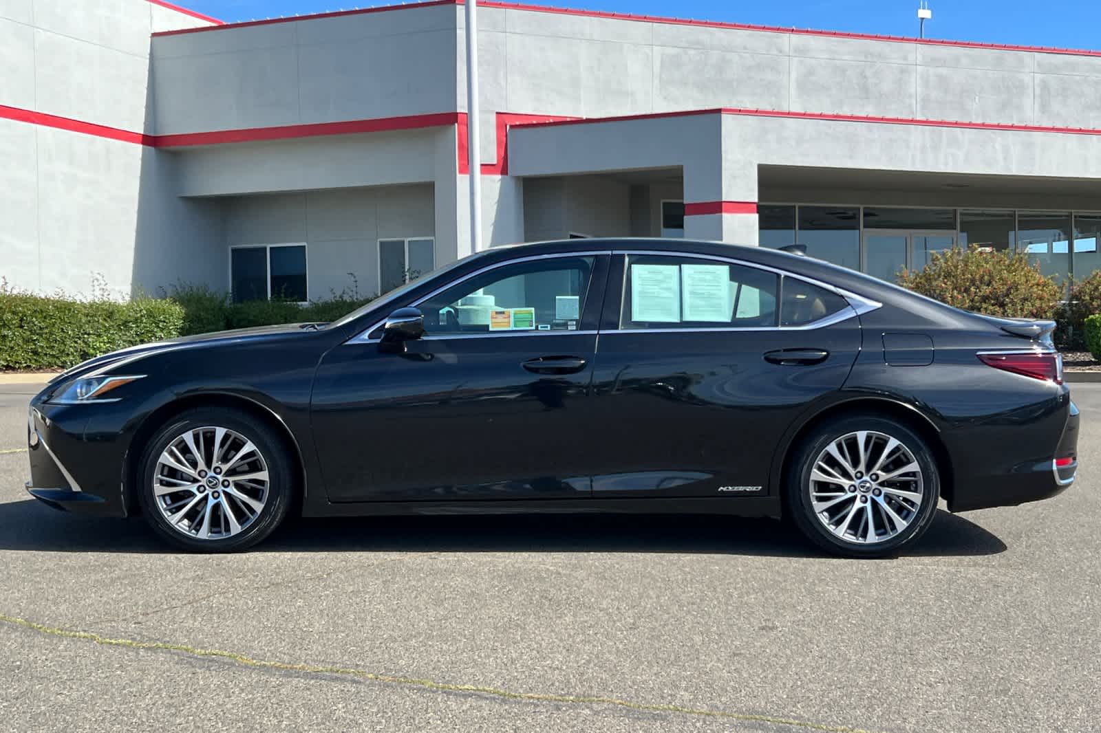 Thumbnail: 2020 Lexus ES - 9