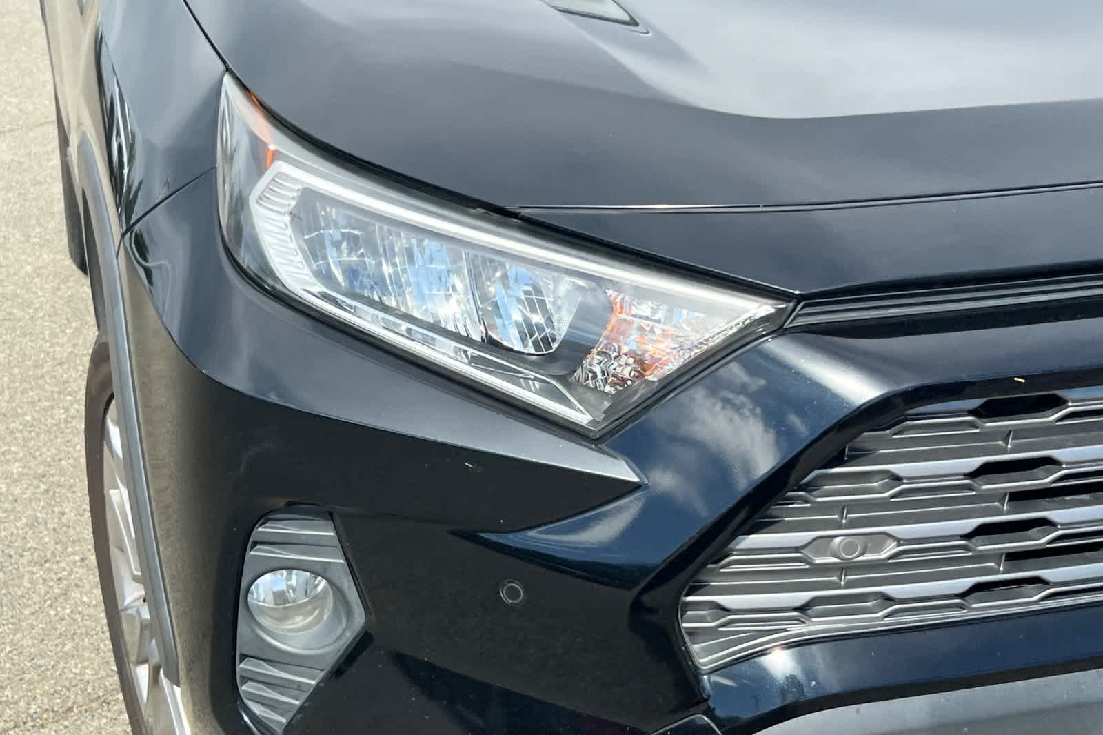 Thumbnail: 2019 Toyota RAV4 - 14