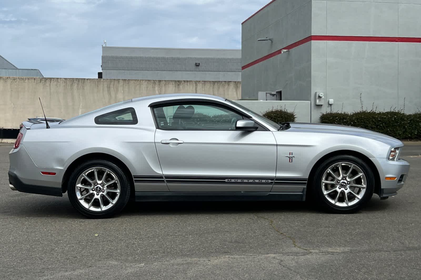 2010 Ford Mustang Base 7