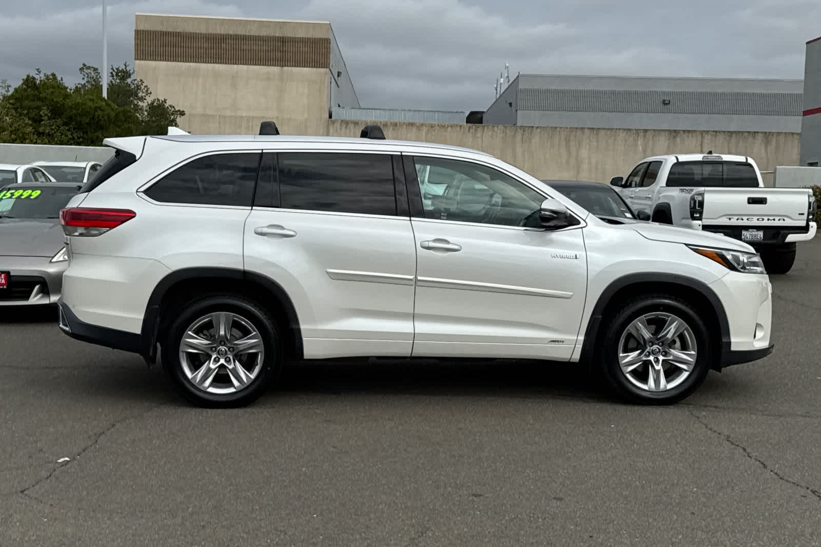 Thumbnail: 2018 Toyota Highlander - 6